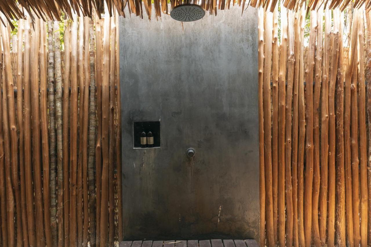 Готель Tamu Koh Rong Pagoda Beach Екстер'єр фото
